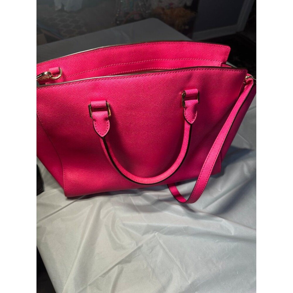 Michael Kors - Picture 2 of 3